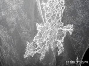 Lambert Création - Étole biseautée en organza ivoire et dentelle