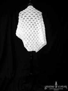 Châle/étole en laine ivoire, tricoté main