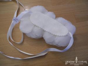 Sibo designs - Ceinture en satin avec fleurs en organza ivoire