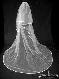 Pronovias - Voile long de 3 mètres en tulle ivoire bordé d'un biais de satin