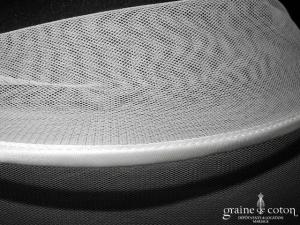 Suzanne Ermann - Étole en volute de tulle blanc cassé ivoire