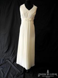 Création - Robe empire en mousseline fluide ivoire clair