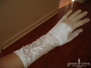 Gants mi longs perlés ivoire satiné