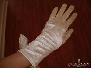 Gants mi longs perlés blanc satiné