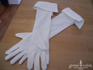 Gants mi longs en satin brodé ivoire