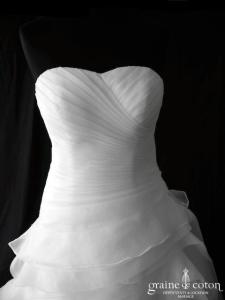 Création - Robe en gaze ivoire clair