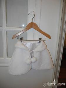 Cape étole en fausse fourrure blanche