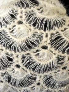 Châle en laine ivoire - fait main