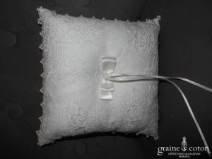 Pronuptia - Coussin d'alliances en dentelle ivoire clair