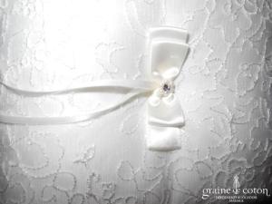 Pronuptia - Coussin d'alliances en dentelle ivoire clair