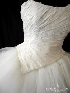 Laurent Kapelski - Création en soie et mouchoirs de tulle ivoire