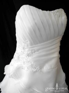 Alexis Mariage - Robe drapée en organza volanté ivoire