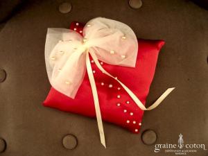 Florence - Coussin d'alliances en satin rouge et noeud de tulle ivoire