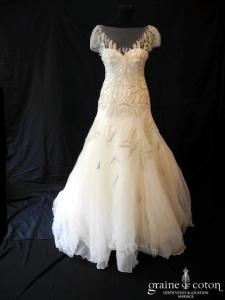 Manuel Mota pour Pronovias - Création en tulle finement perlé