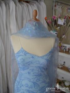 Étole en organza bleue