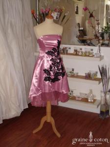 Robe bustier courte satinée rose et noire