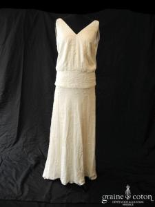 Charlie Brear - Création taille basse fluide en en satin de soie et dentelle de Chantilly