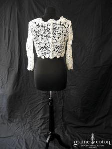 Boléro en guipure brodée ivoire à manches 3/4 et encolure bateau
