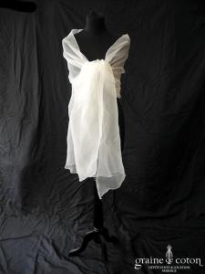 Fan de soie - Étole biseautée en organza ivoire