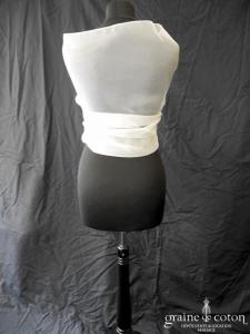 Fan de soie - Étole biseautée en organza ivoire