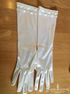 Gants mi longs en satin blanc perlés