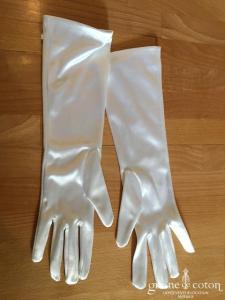 Gants mi longs en satin blanc perlés
