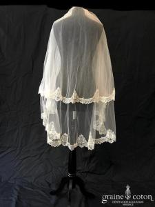 Pronovias - Voile mi long bordé de dentelle de Chantilly ivoire clair
