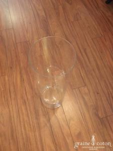 Vase haut droit en verre transparent