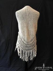 Châle triangle en laine ivoire avec franges - fait main