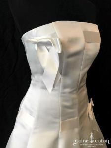 Suzanne Ermann - Citadine en blanc cassé