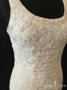 San Patrick pour Pronovias - Robe courte en perles façon dentelle ivoire