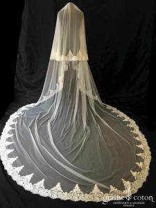 Voile en tulle souple ivoire long de 3 mètres, bordé de dentelle