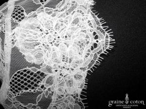 Bianco Evento - Boléro manches courtes en fine dentelle ivoire