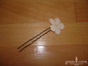 Au fil perlé - Pic petite fleur