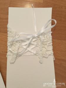 Bianco Evento - Mitaines courtes en dentelle fleurs ivoires