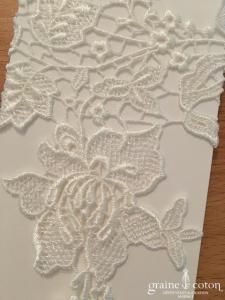 Bianco Evento - Mitaines courtes en dentelle fleurs ivoires