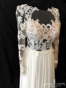Berta Bridal - Création en dentelle et mousseline de soie ivoire clair