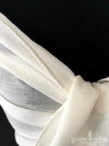 Étole ivoire en coton effet gaufré