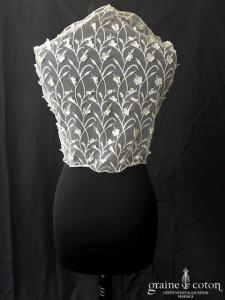 Étole en tulle et dentelle papillons ivoire