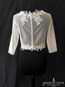 Bianco Evento - Boléro long encolure bateau à manches 3/4 en soft tulle et dentelle ivoire