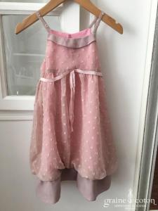 Hibiscus - Robe demoiselle d'honneur petite fille en mousseline plumetis rose poudré et fines bretelles