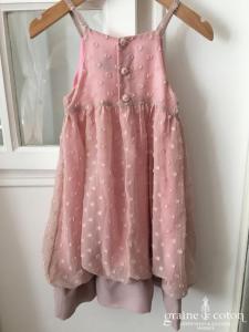 Hibiscus - Robe demoiselle d'honneur petite fille en mousseline plumetis rose poudré et fines bretelles