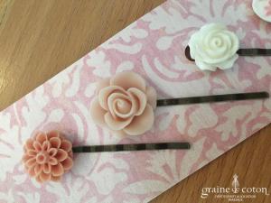Création américaine - Lot de 5 pics à cheveux roses et ivoires