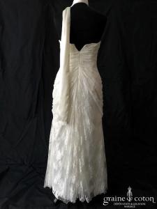 Bari Jay - Robe fourreau ivoire en dentelle