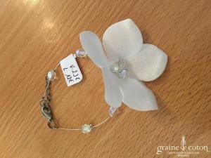 Création - Bracelet fleur câblé avec perles transparentes