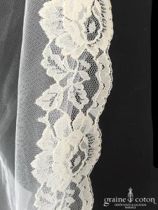 Création - Voile mi long en tulle ivoire bordé de fine dentelle