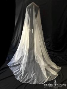 Nuit Blanche - Voile long de 3,20 mètres en tulle ivoire surjeté