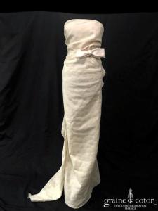 Lanvin collection Blanche - Création drapée en laine et lin ivoire façon plumetis