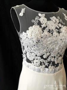 Création - Robe en mousseline et dentelle brodée