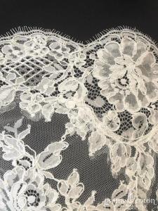 Pronovias - Boléro en dentelle de Calais ivoire